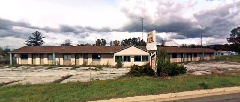 Greens Standard Service and Space Age Motel (M-46 Motel) - 2008 Street View